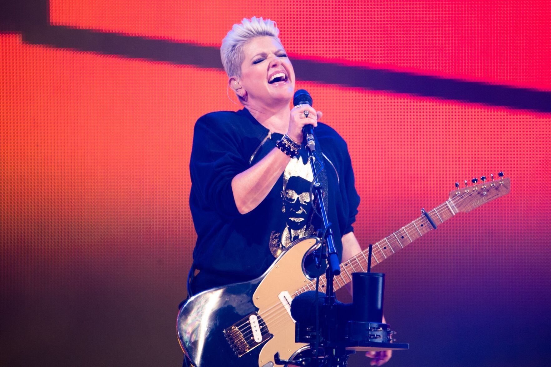 The Chicks kick off summer tour at Hollywood Casino Amphitheatre